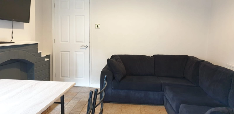 Cranwell Street - 6 Bed (one room remaining) - Thumbnail 1